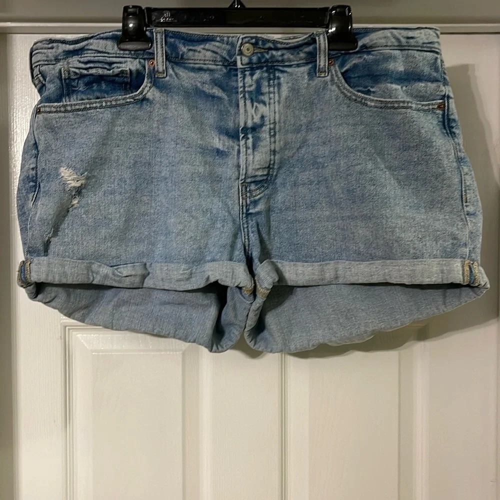 Old Navy - medium wash distressed blue jean shorts - button fly - size 18